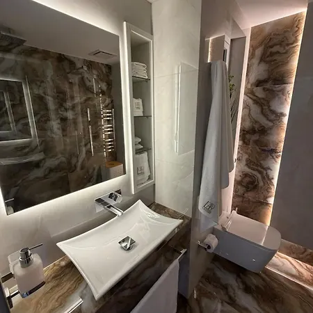 Appartamento Larimar Luxury Seafront With Jacuzzi *